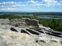 Nécropole et point de vue sur la vallée du Rhône